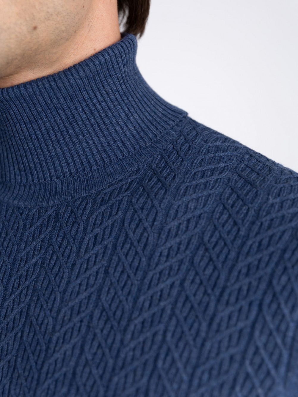 Camisola de gola alta