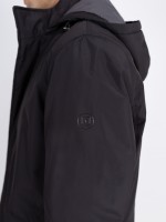 Parka técnica com capuz Parka técnica com capuz
