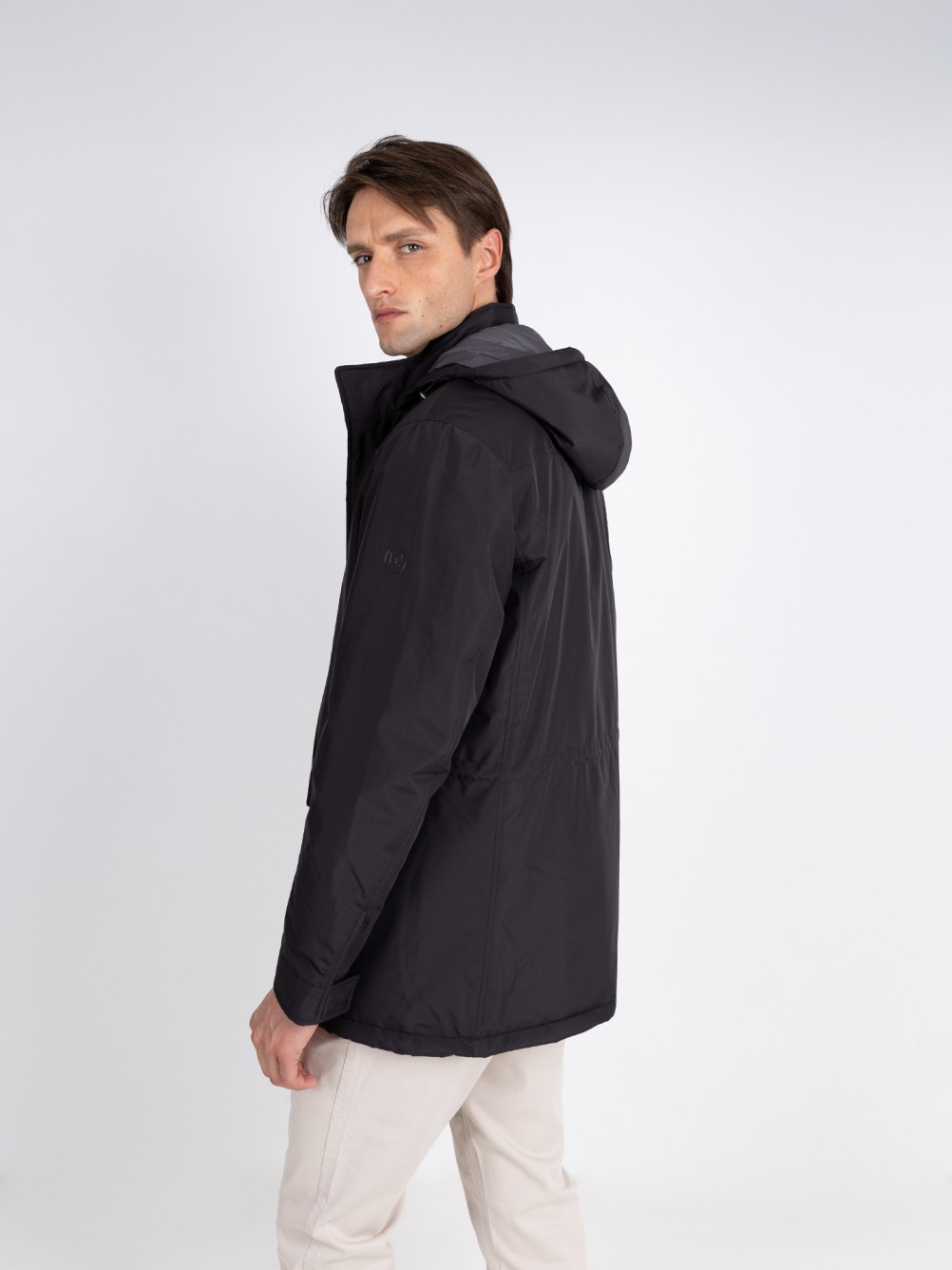 Parka técnica com capuz