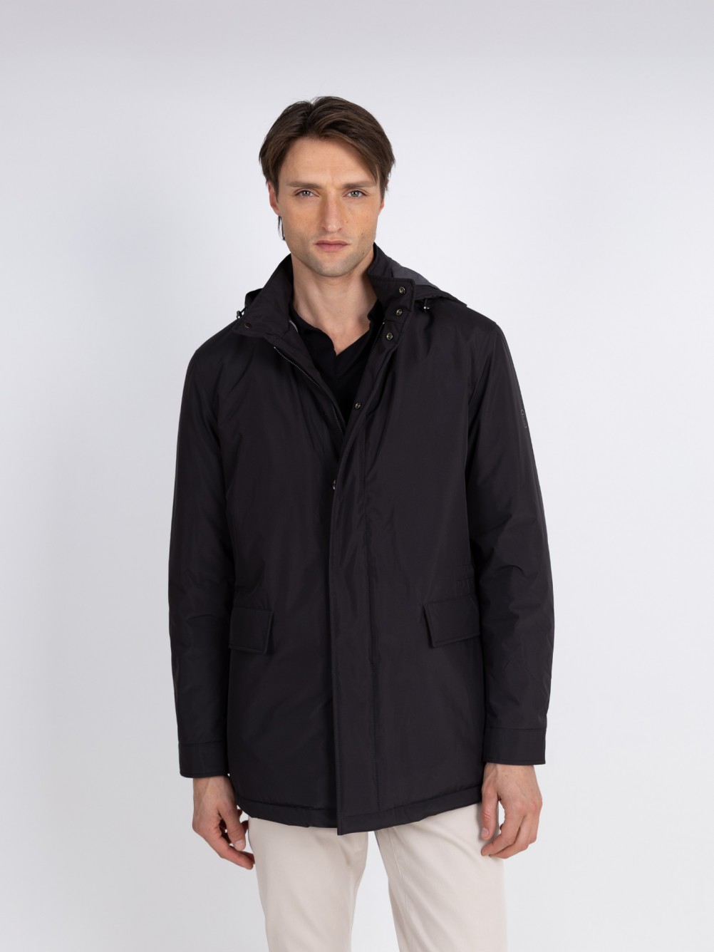 Parka técnica com capuz