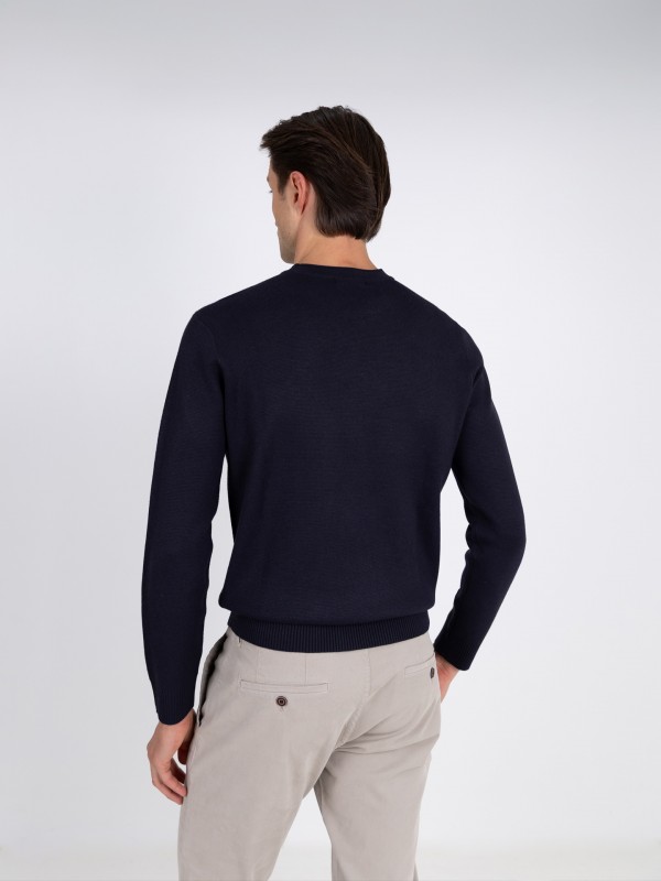 Punto estructurado de cuello redondo Punto estructurado de cuello redondo