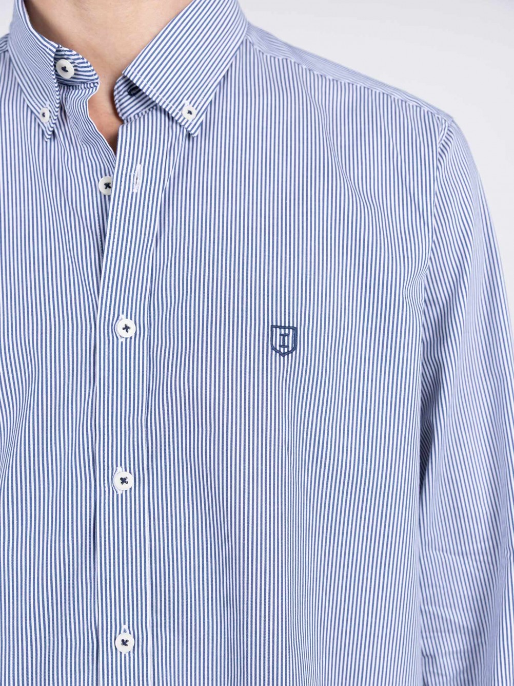 Camisa com padr�o de riscas