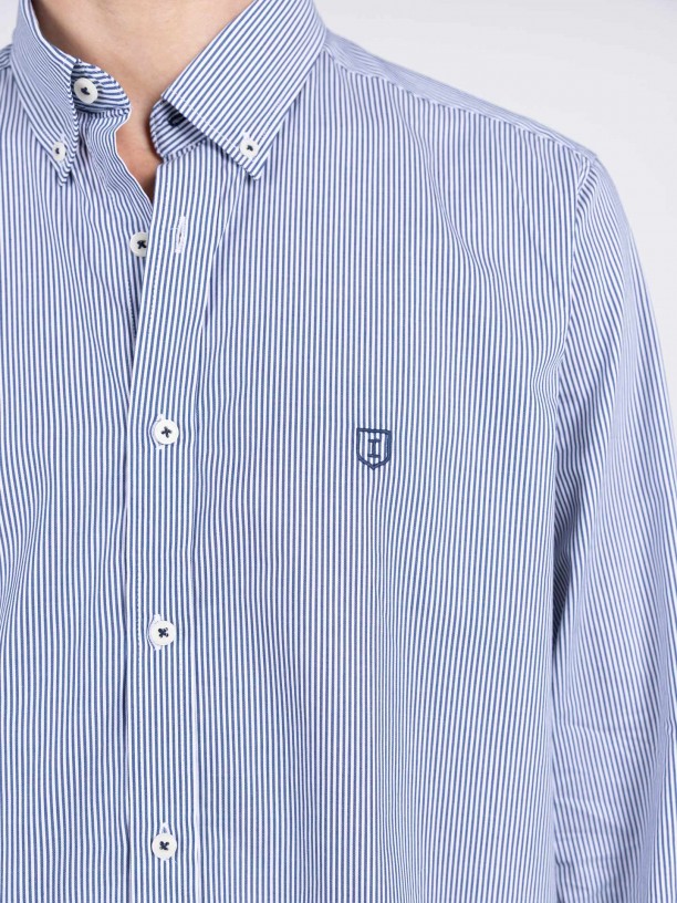 Camisa con estampado de rayas