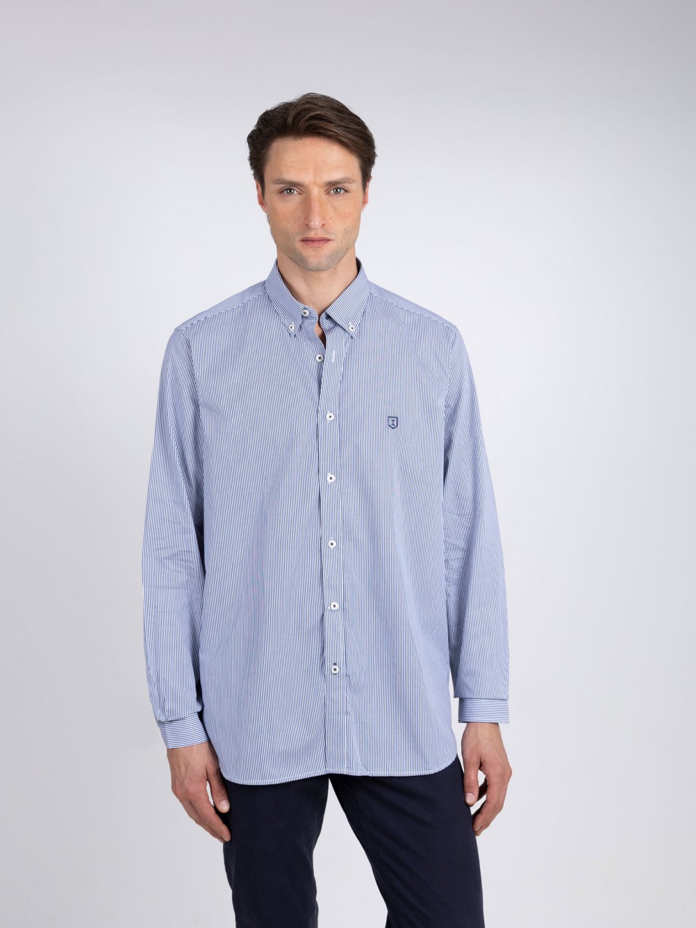 Camisa com padrão de riscas