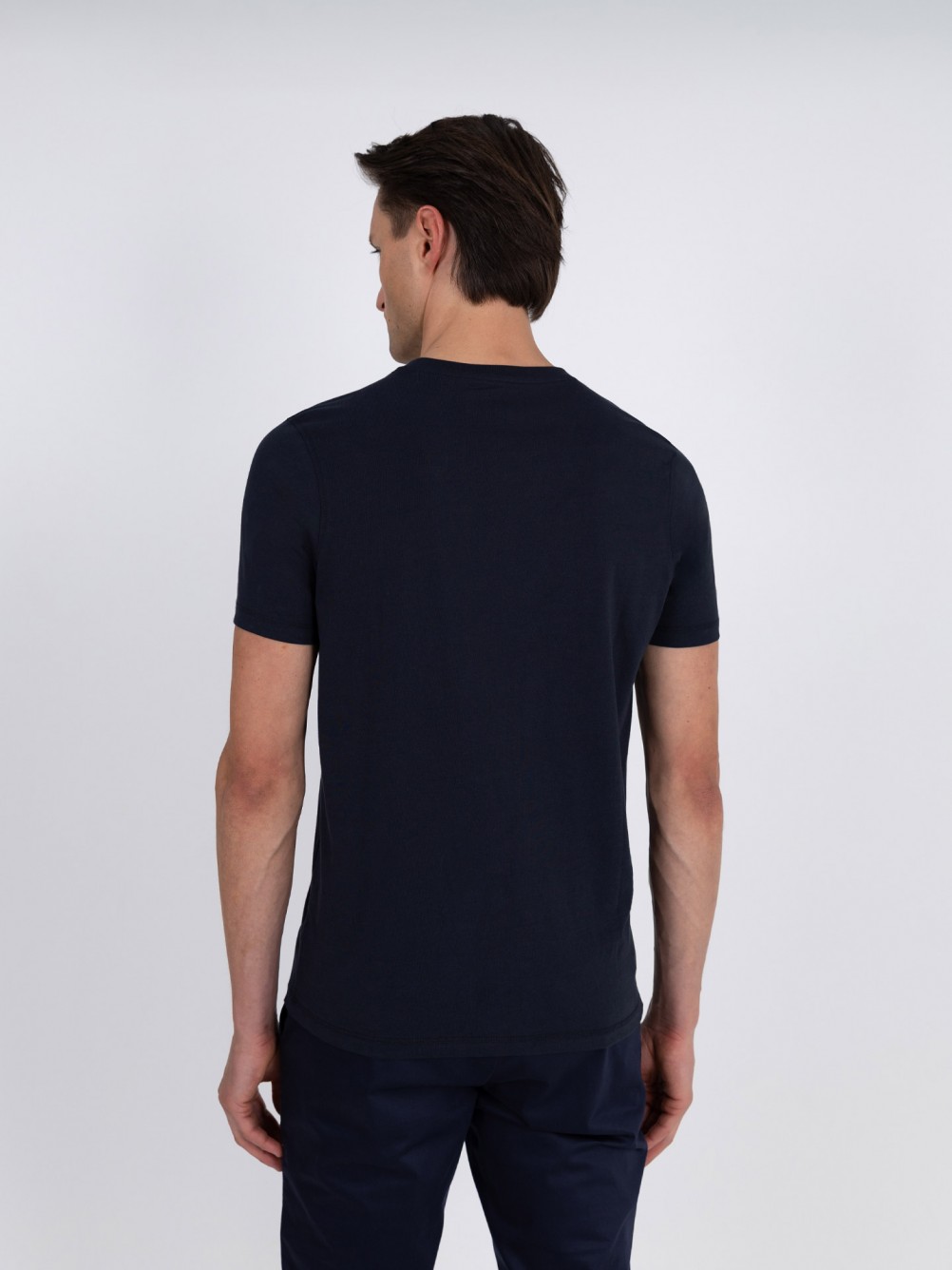 T-shirt lisa algodão gola redonda