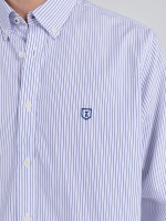 Camisa com padrão de riscas Camisa com padrão de riscas