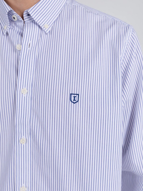 Camisa con estampado de rayas