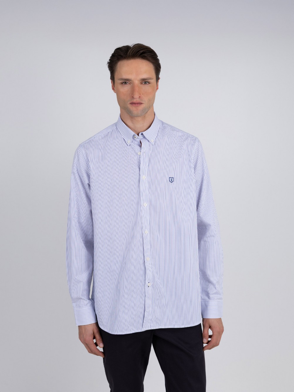 Camisa com padrão de riscas