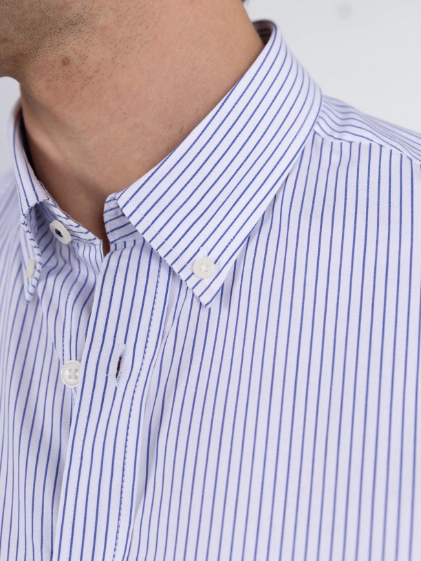 Camisa con estampado de rayas
