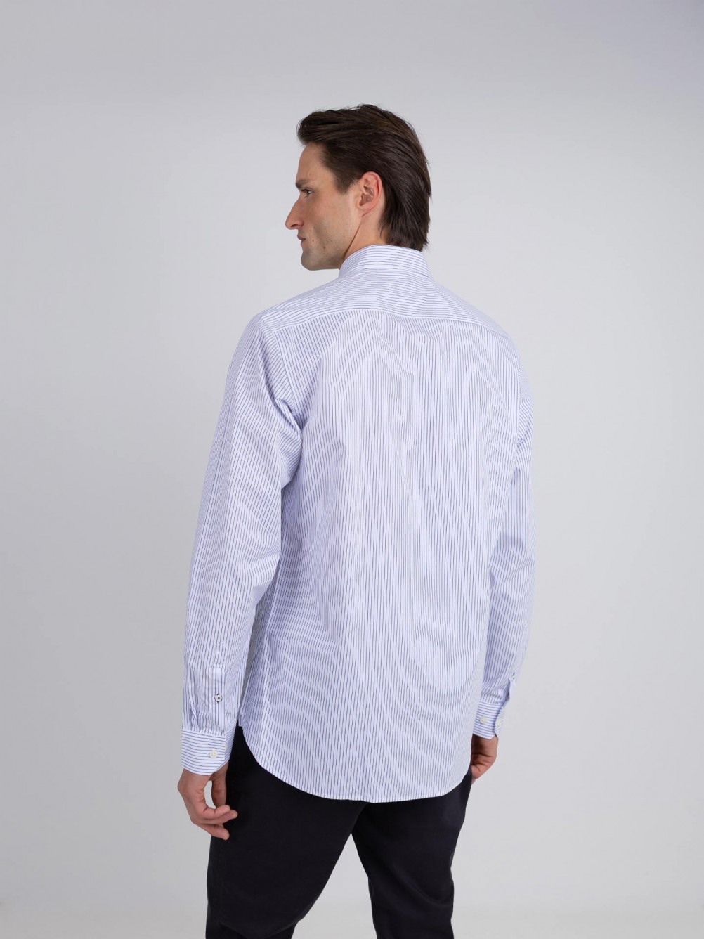 Camisa com padr�o de riscas