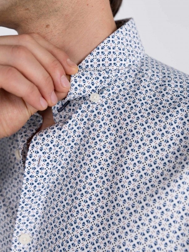 Camisa con estampado casual