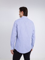 Camisa casual com padrão slim fit Camisa casual com padrão slim fit