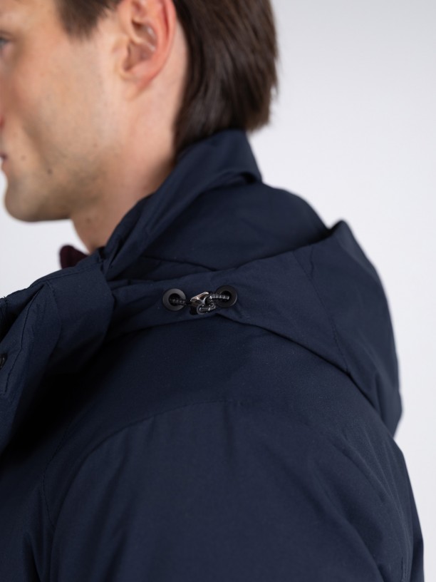 Parka tcnica con capucha