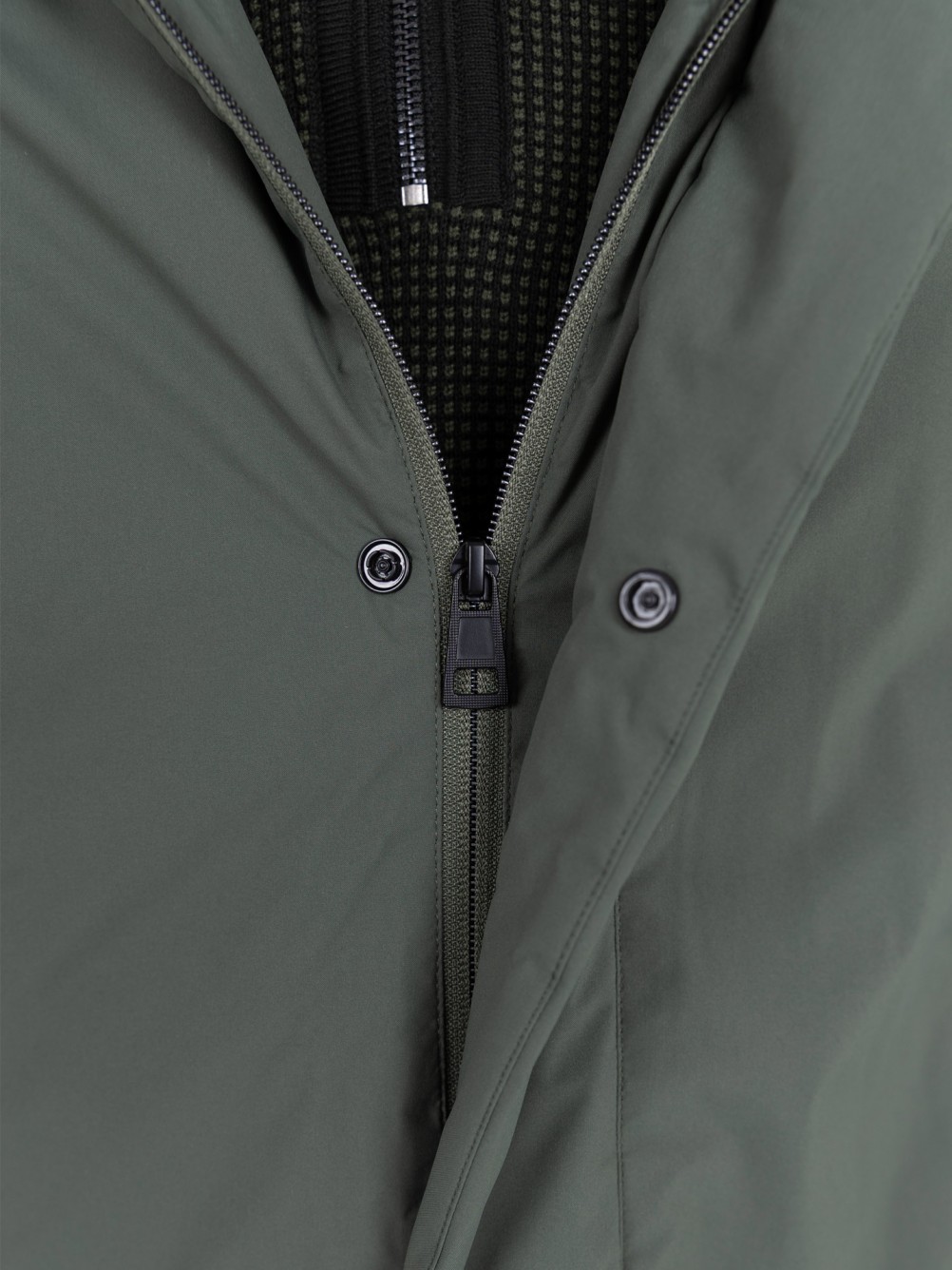 Technical parka with hood