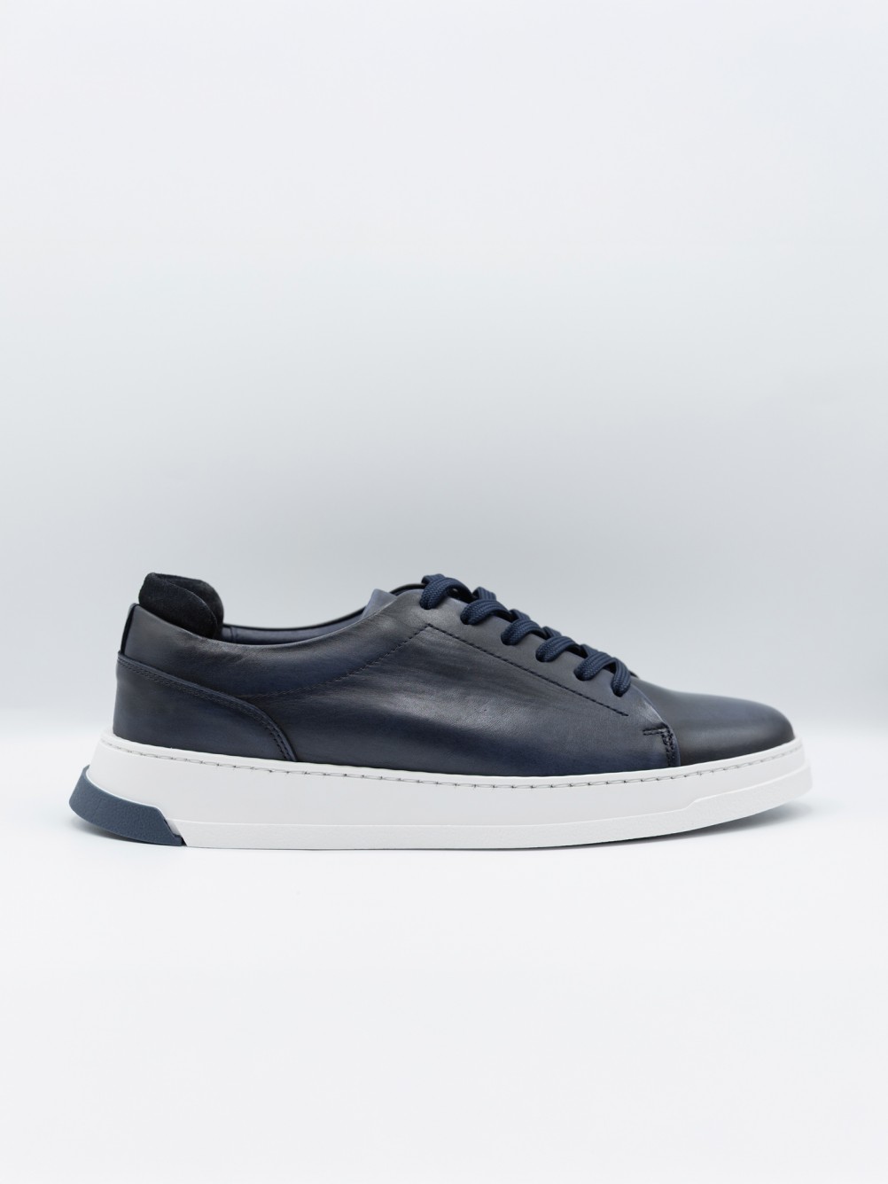 Polished leather ballet flat