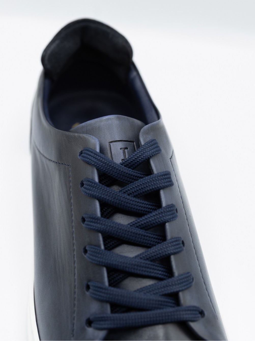 Polished leather ballet flat
