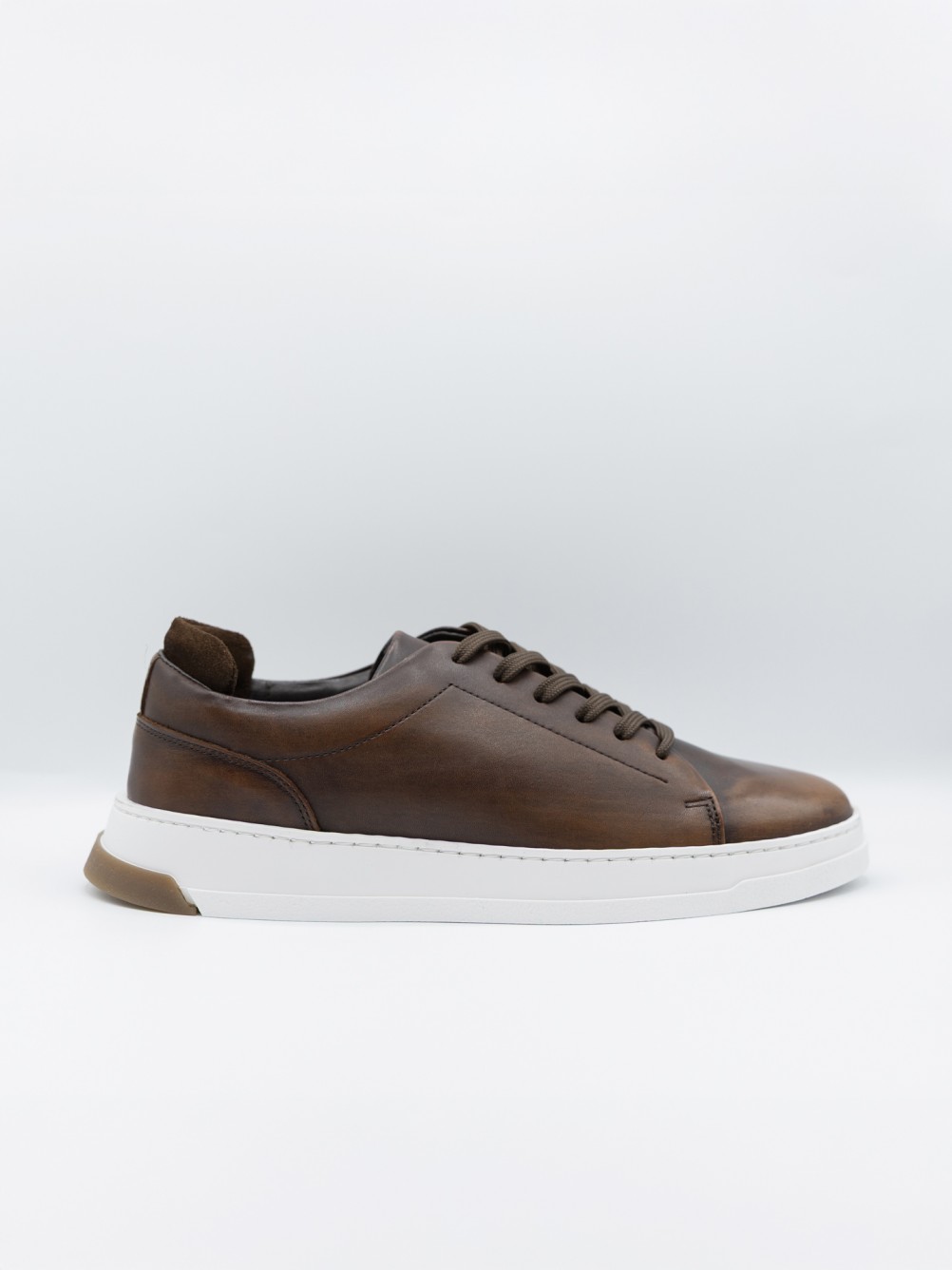 Polished leather ballet flat