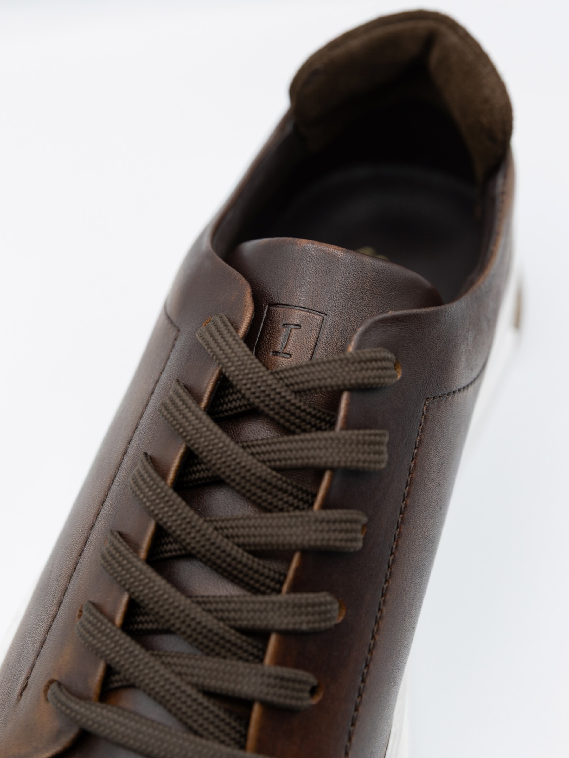 Polished leather ballet flat