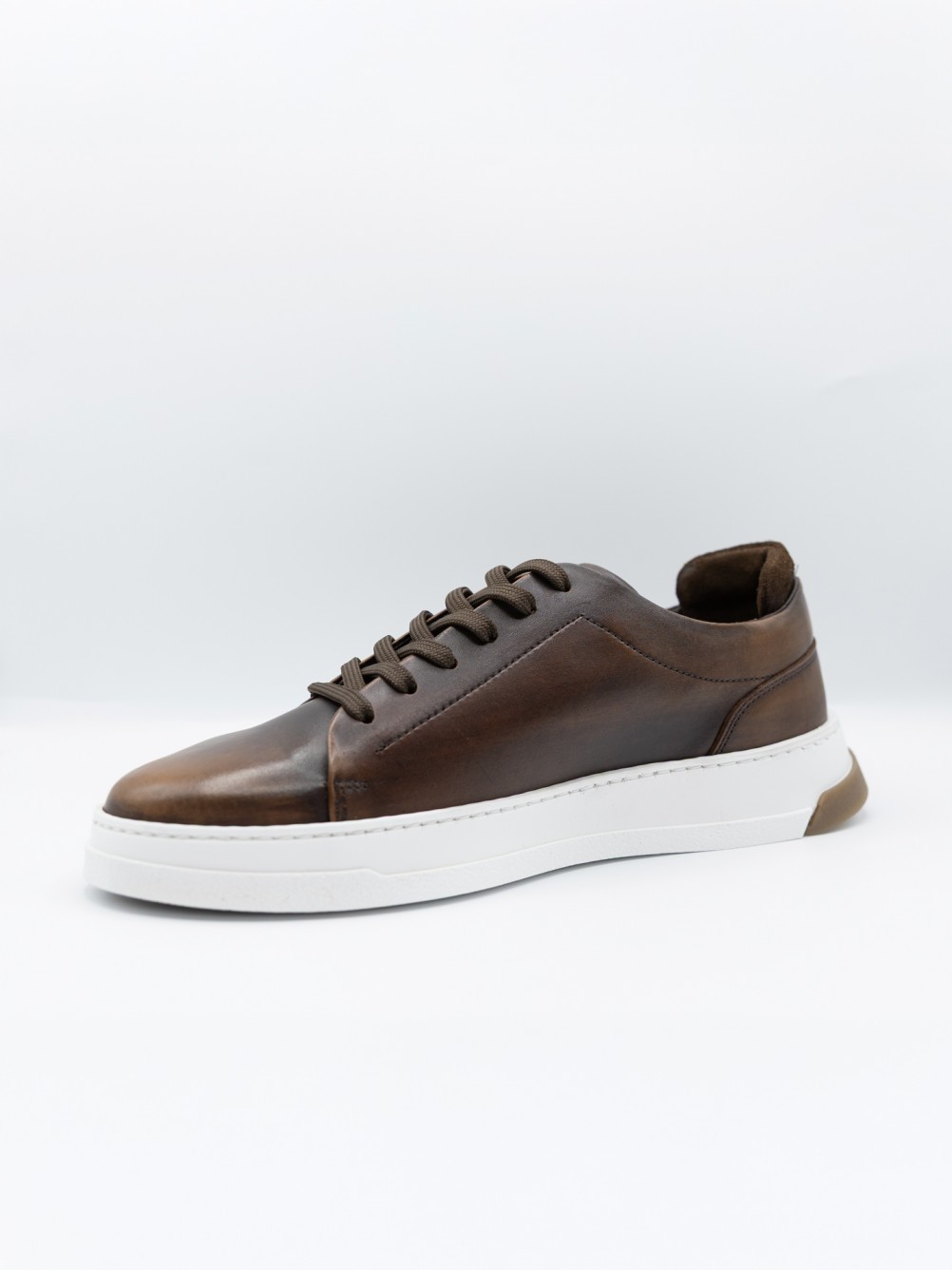 Polished leather ballet flat