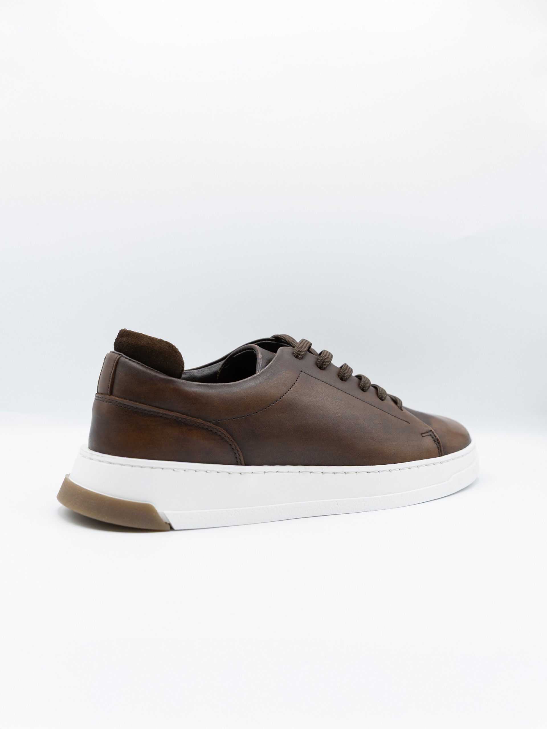 Polished leather ballet flat