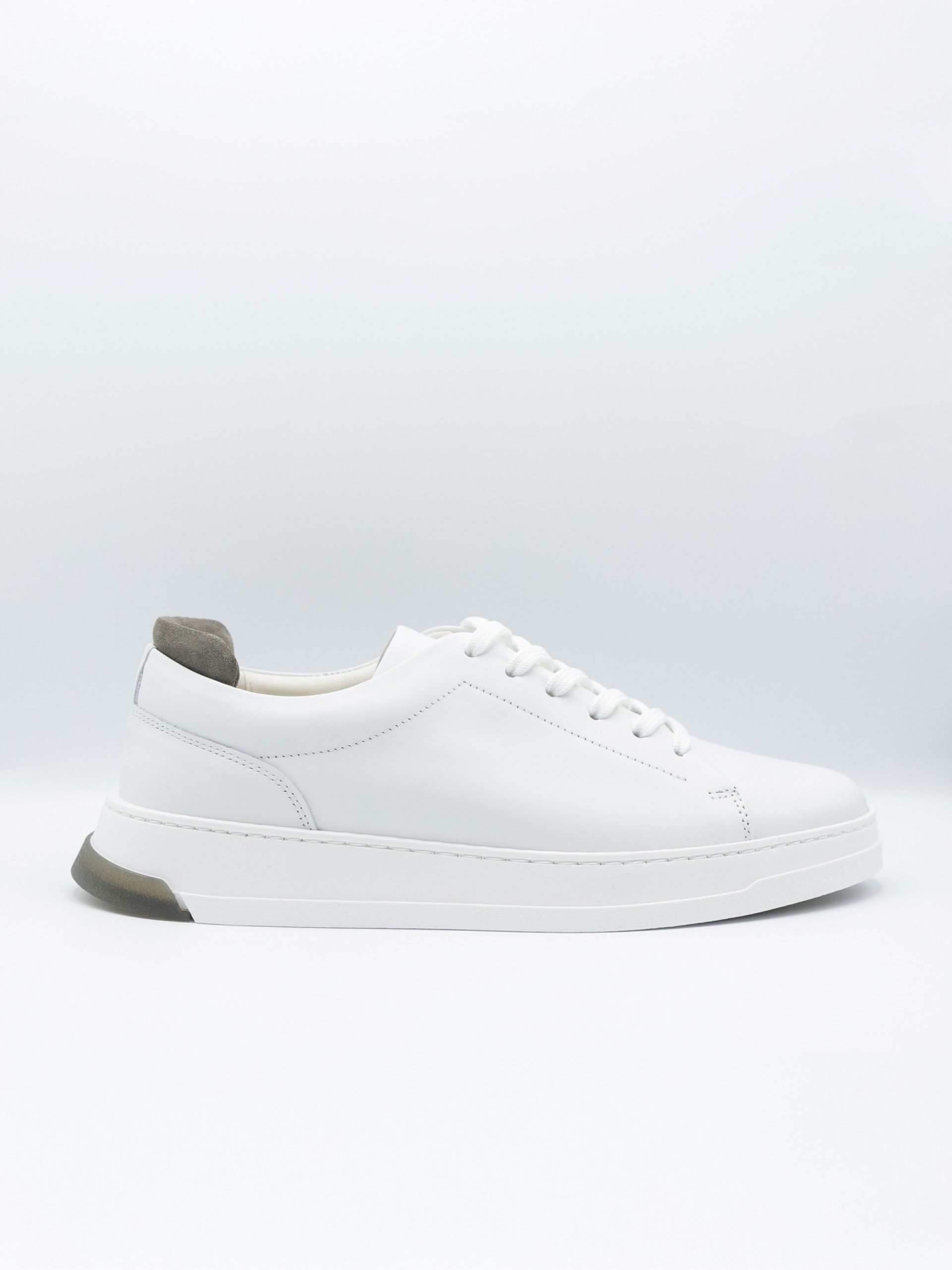 Polished leather ballet flat