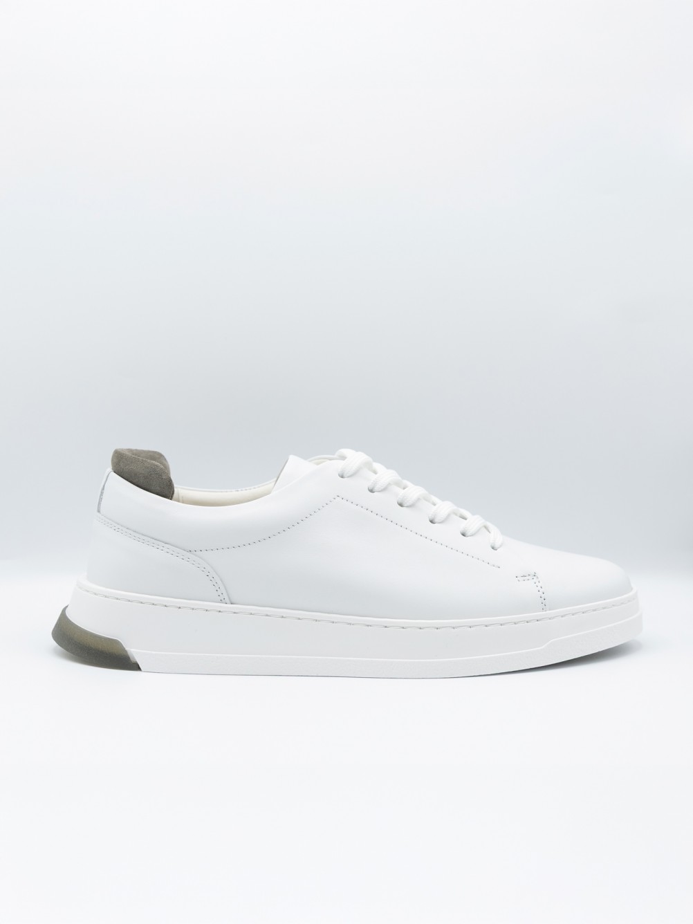 Polished leather ballet flat