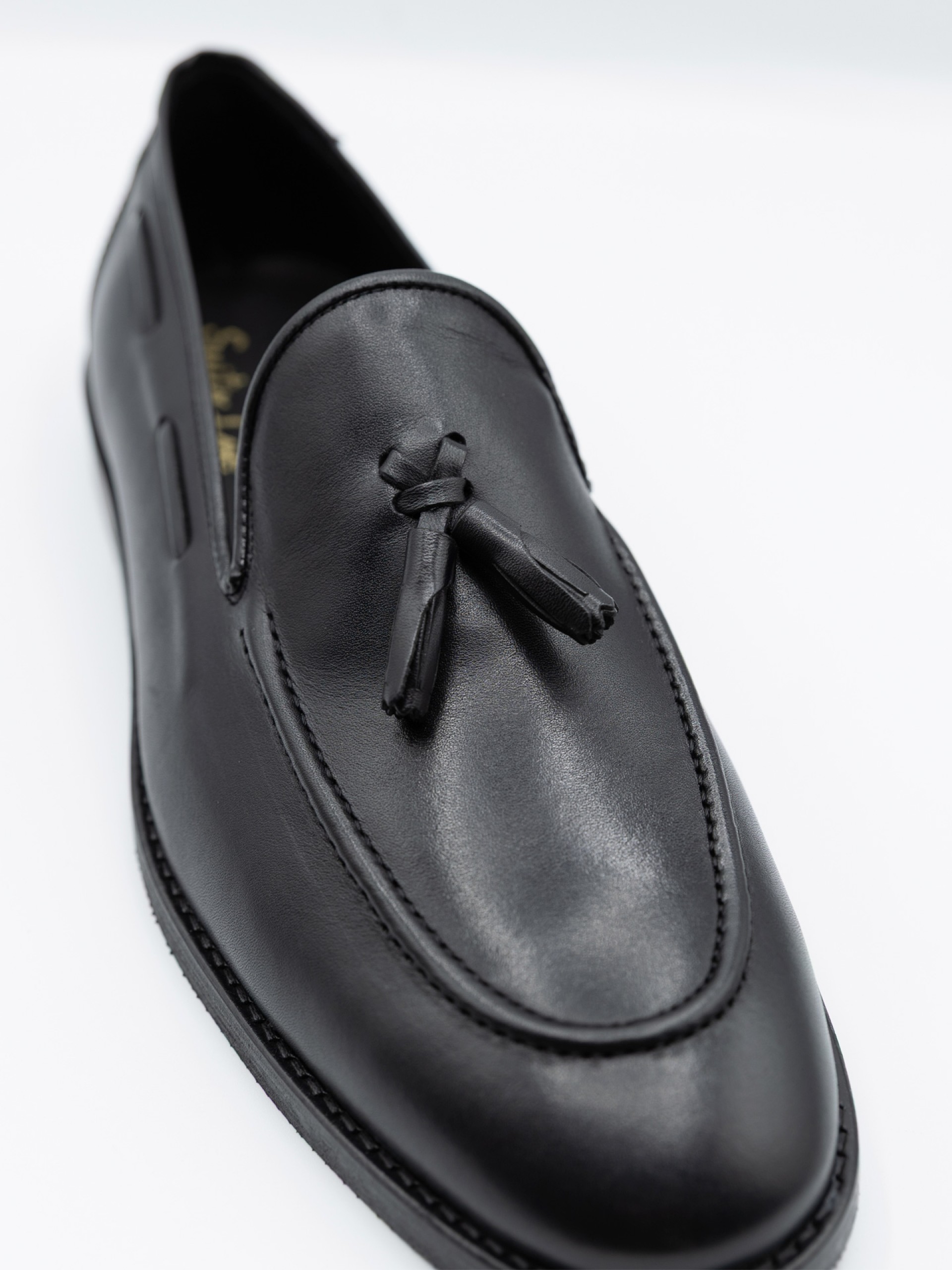 Zapato elegante de piel