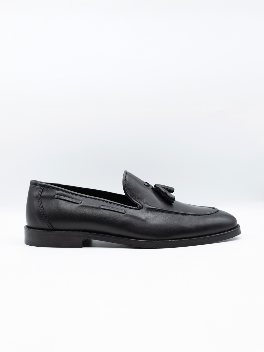Sapato elegante de pele