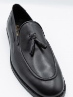Sapato elegante de pele