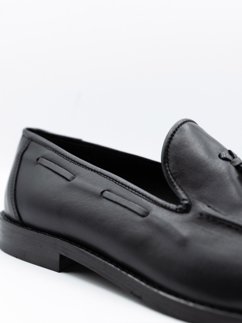 Sapato elegante de pele
