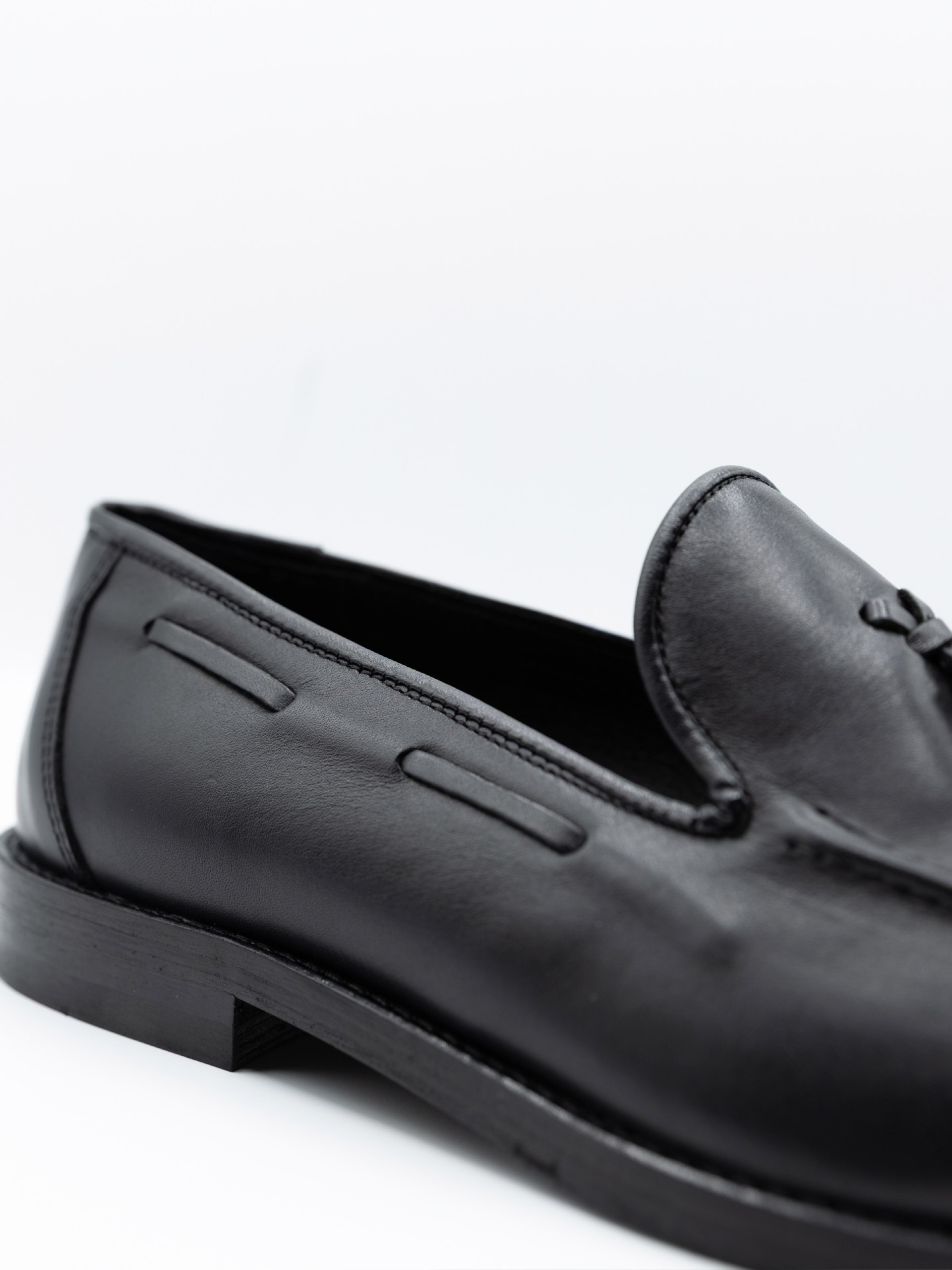 Zapato elegante de piel