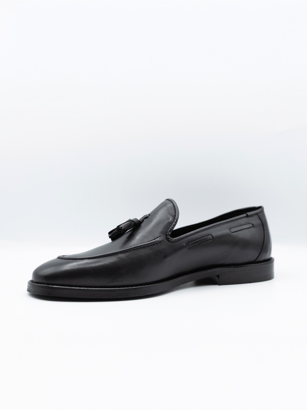 Sapato elegante de pele