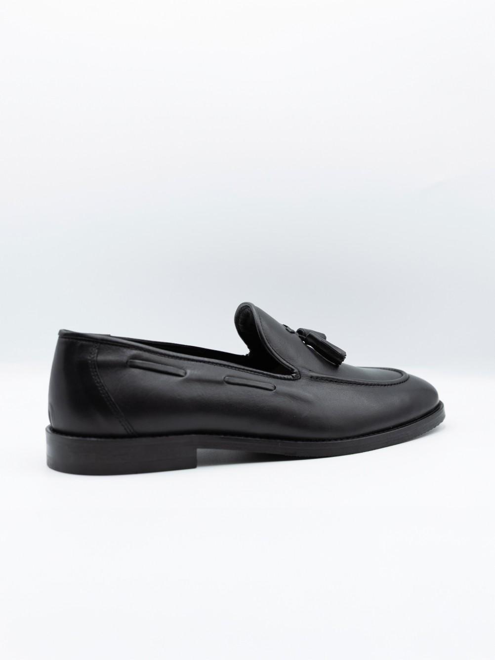 Sapato elegante de pele