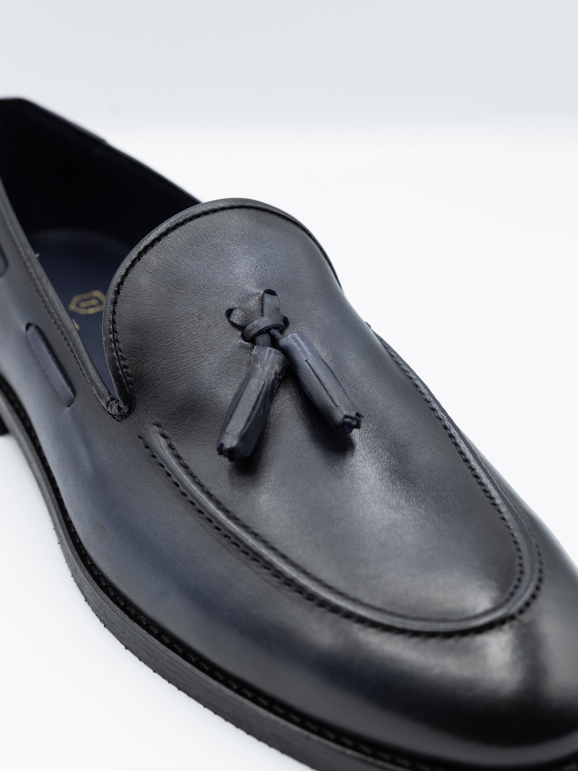 Sapato elegante de pele