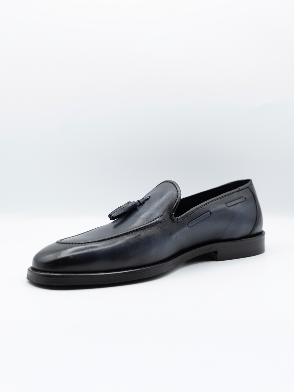 Sapato elegante de pele
