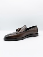 Sapato elegante de pele