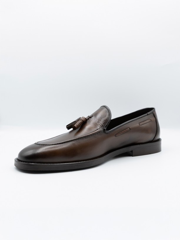 Zapato elegante de piel