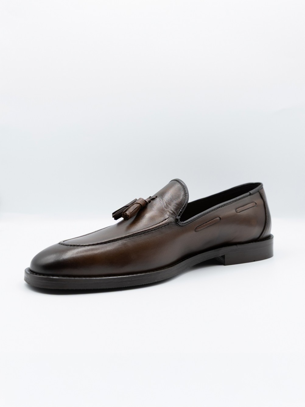 Sapato elegante de pele
