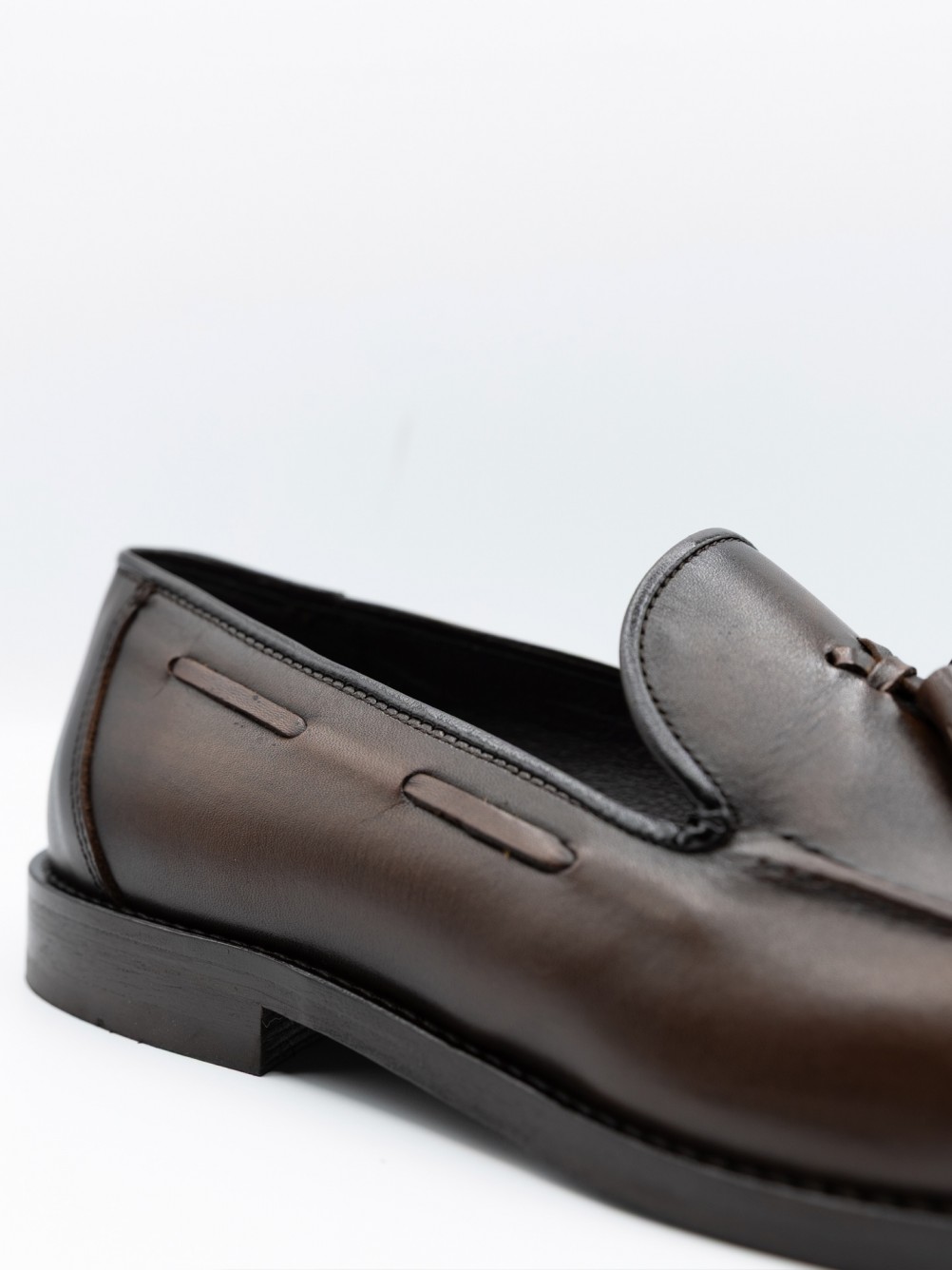 Sapato elegante de pele