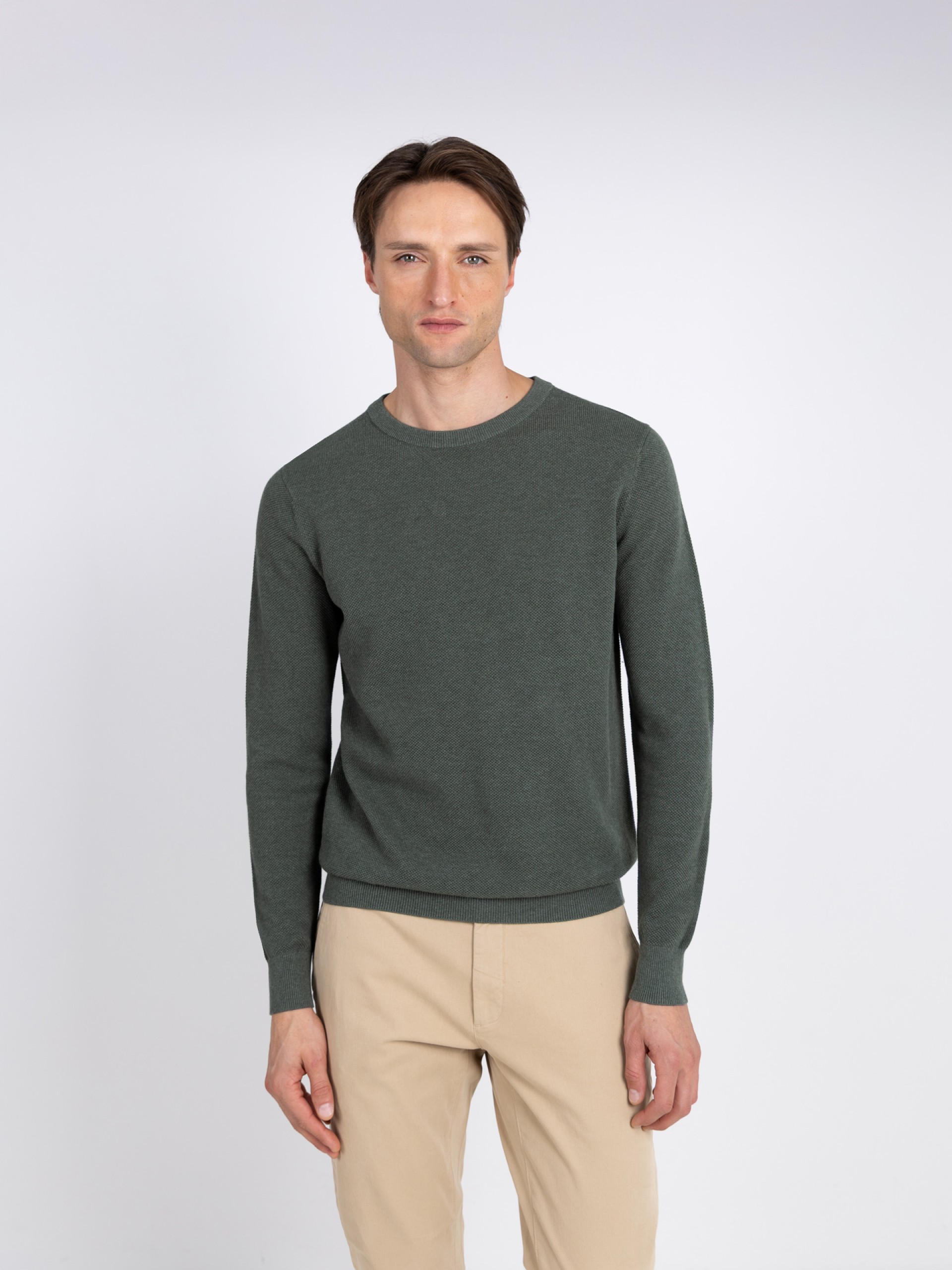 Cotton knit sweater with a round neck