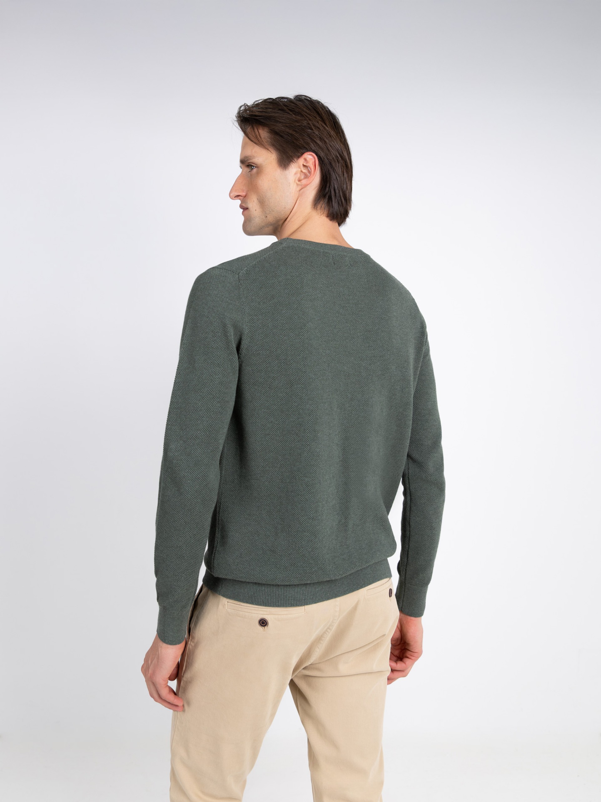 Cotton knit sweater with a round neck