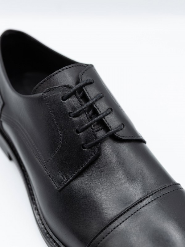 Zapato elegante de piel Zapato elegante de piel