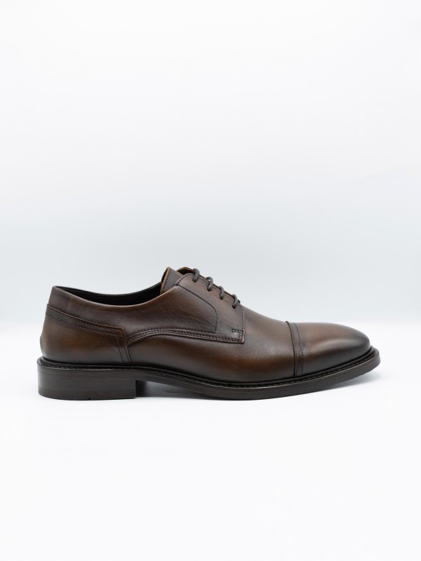 Elegant leather shoe