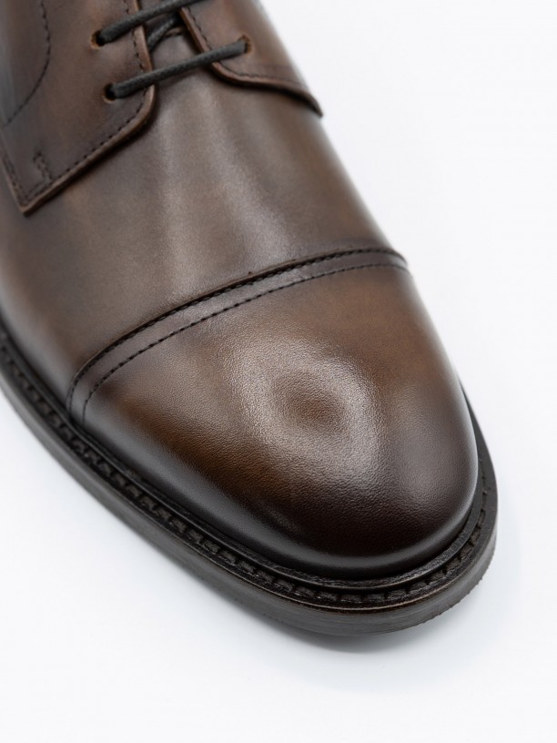 Elegant leather shoe