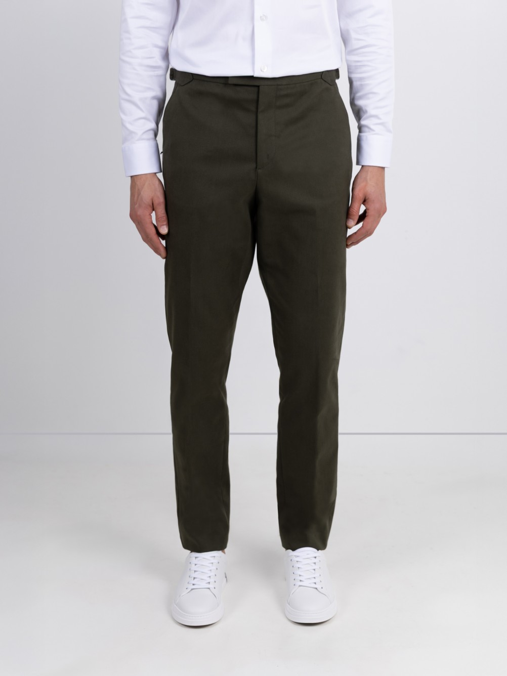Calça chino ajustável