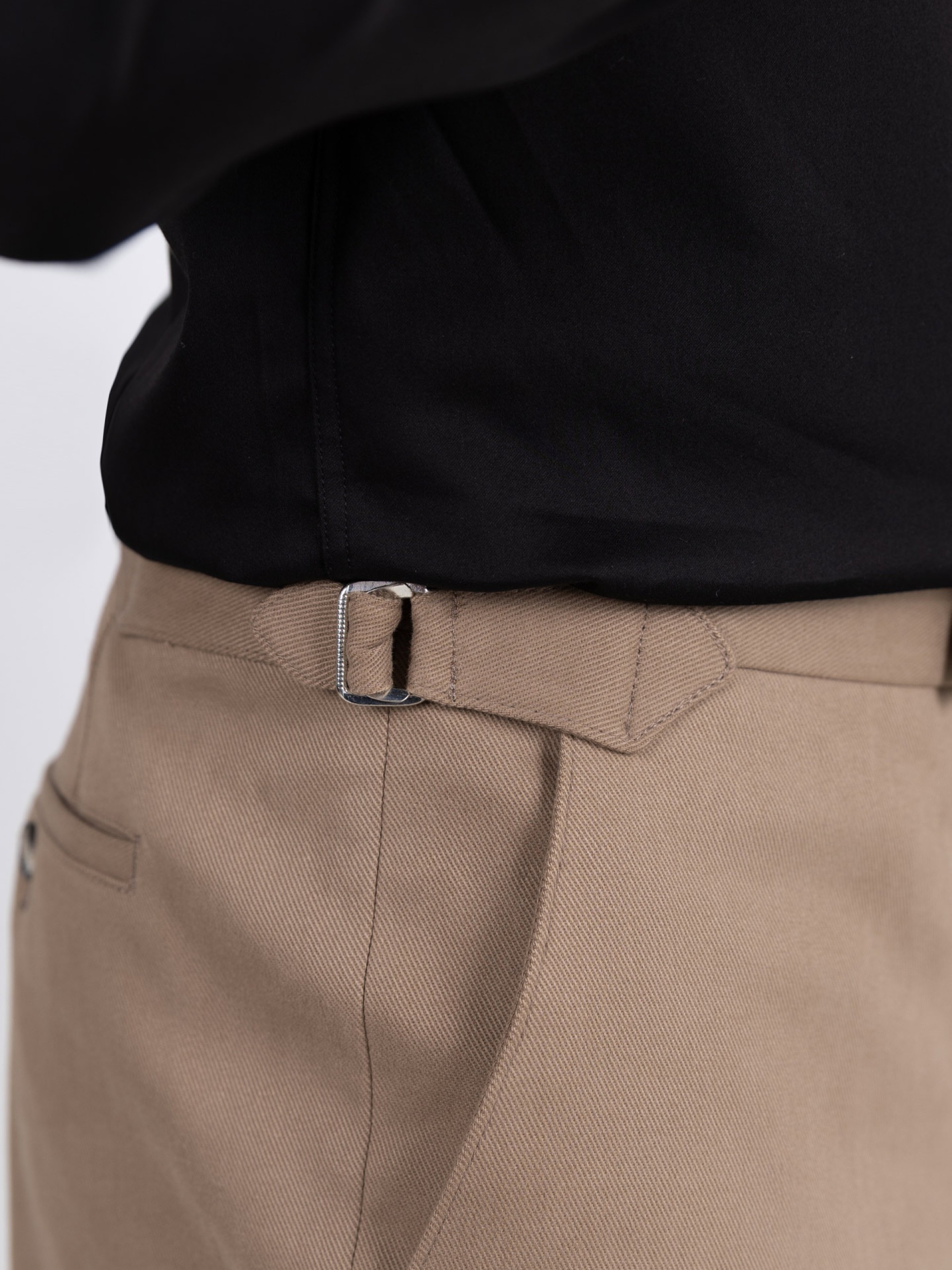 Calça chino ajustável