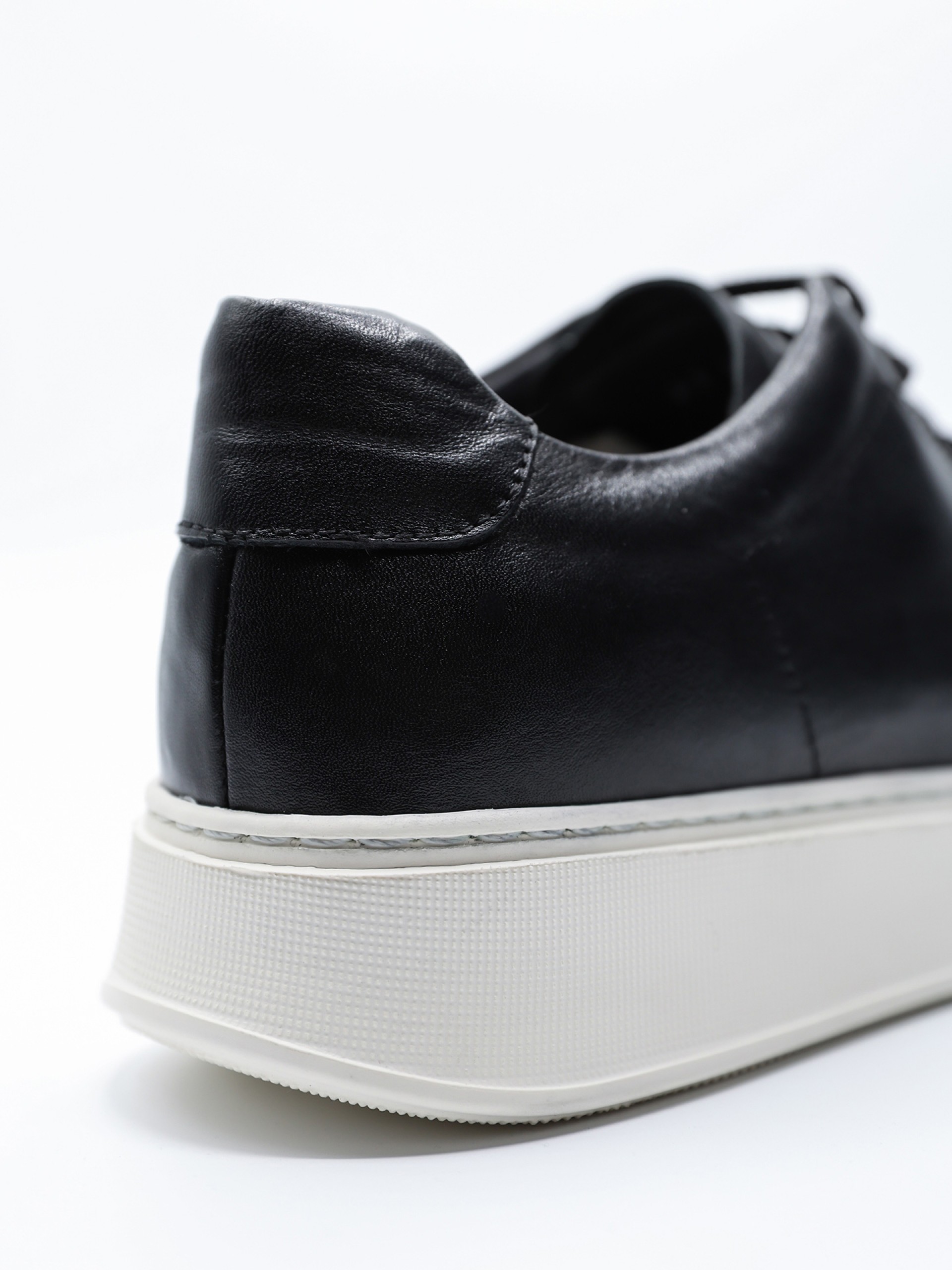 Polished leather shoe