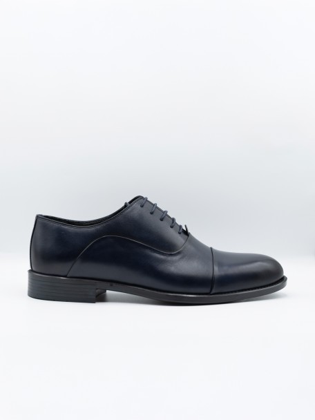Elegant leather shoe