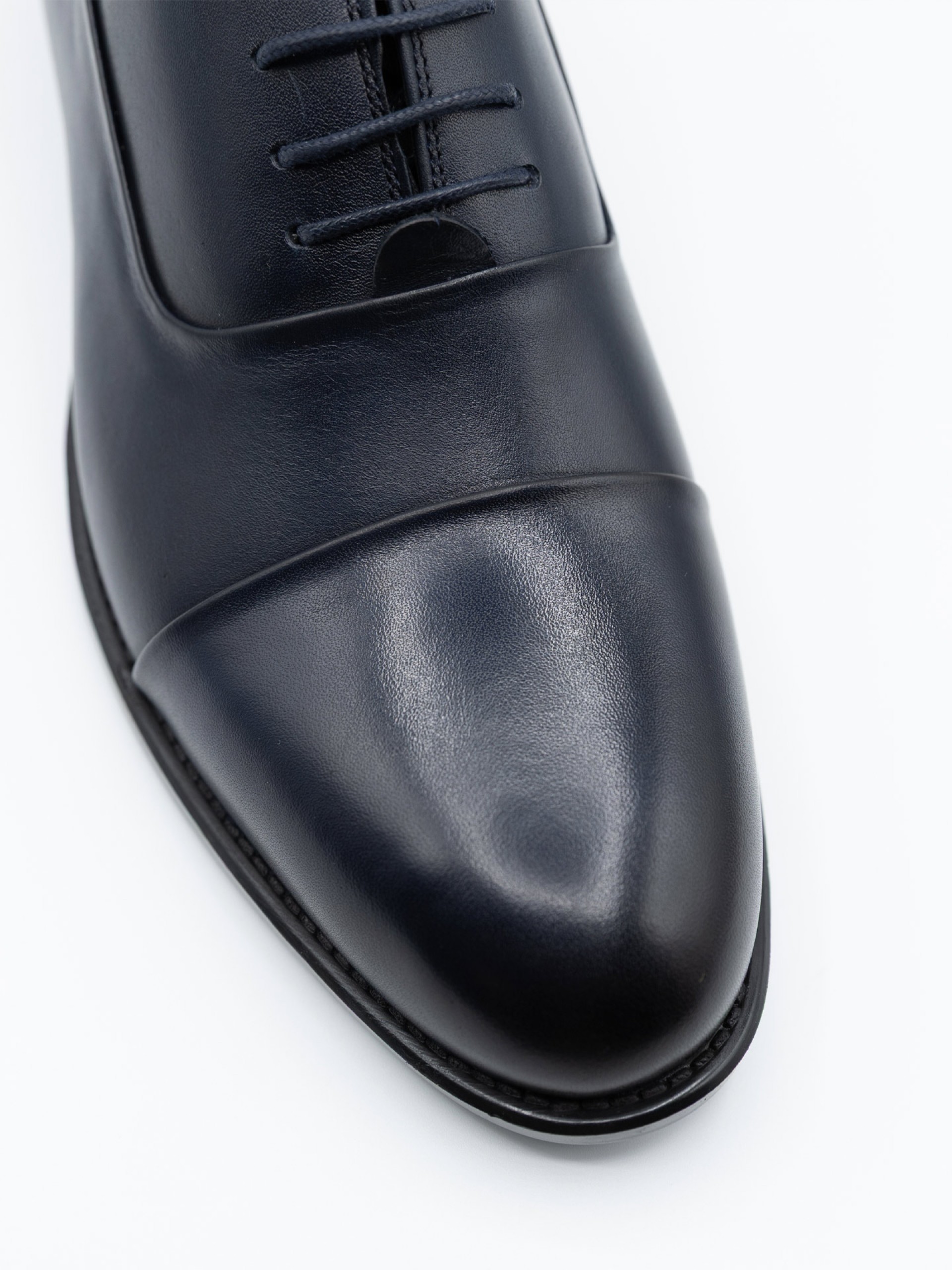 Zapato elegante de piel