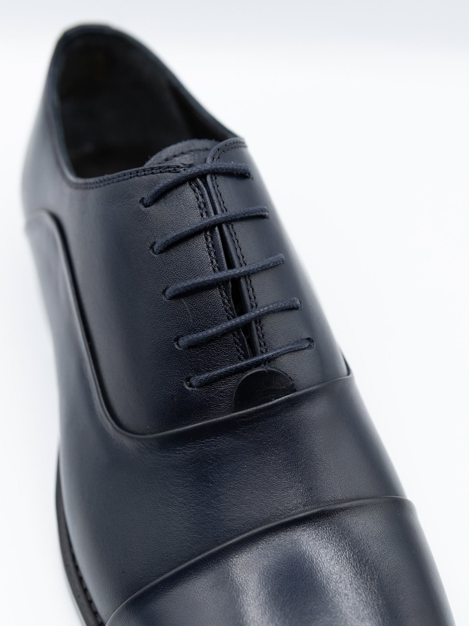 Zapato elegante de piel